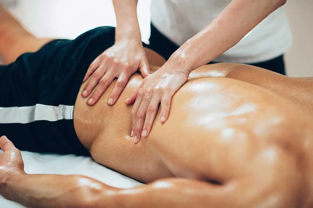 Sports massage therapy for injuries
